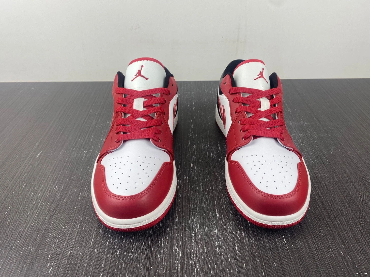 DC0774-160 Black Low 1 (Women's) - Reverse Jordan Toe 0125